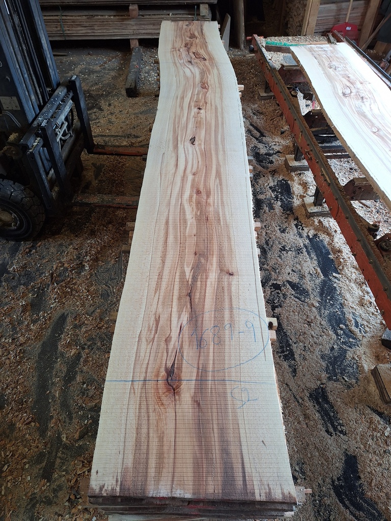 Plateau Hêtre 28 x 520-550 x 4120 mm de la boule 1689 - 9