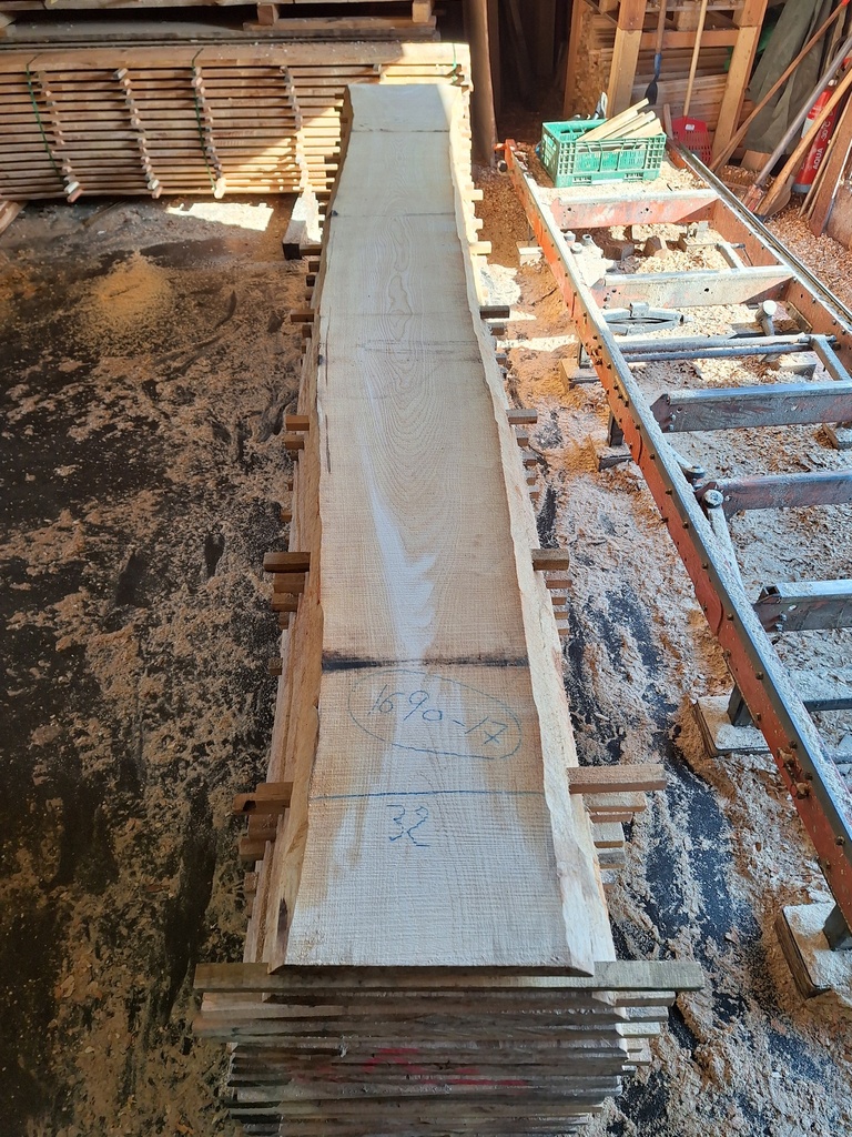 Plateau Hêtre 28 x 320-430 x 4190 mm de la boule 1690 - 17