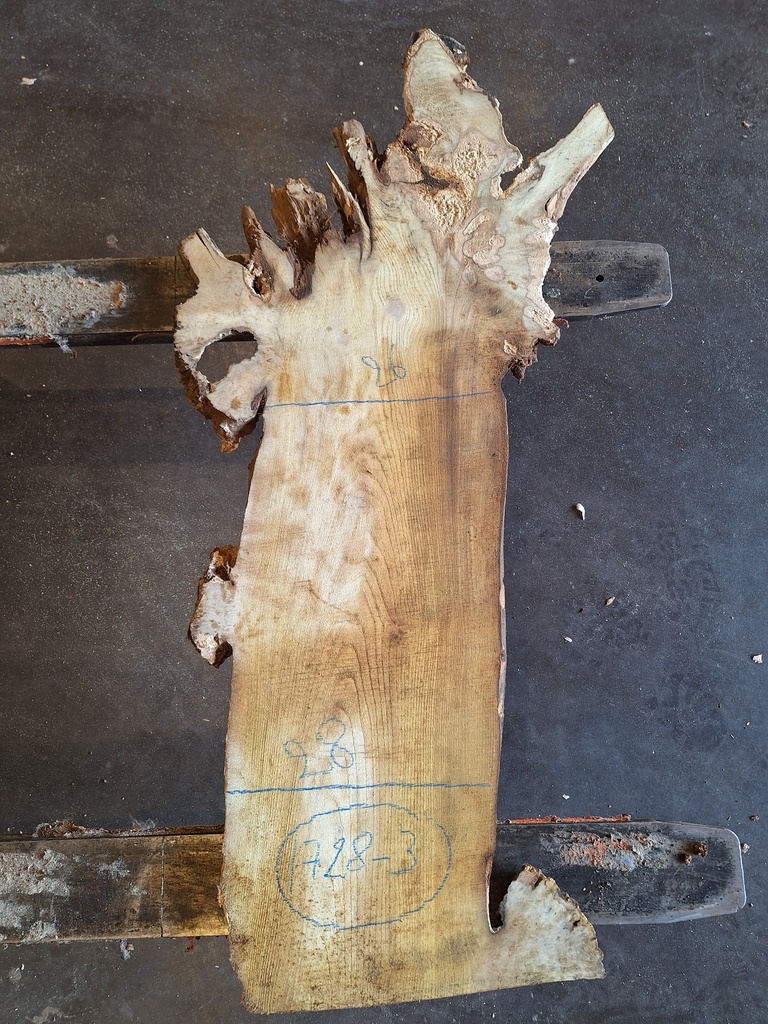 Plateau Robinier 23 x 260-280 x 1050 mm de la boule 1728 - 3