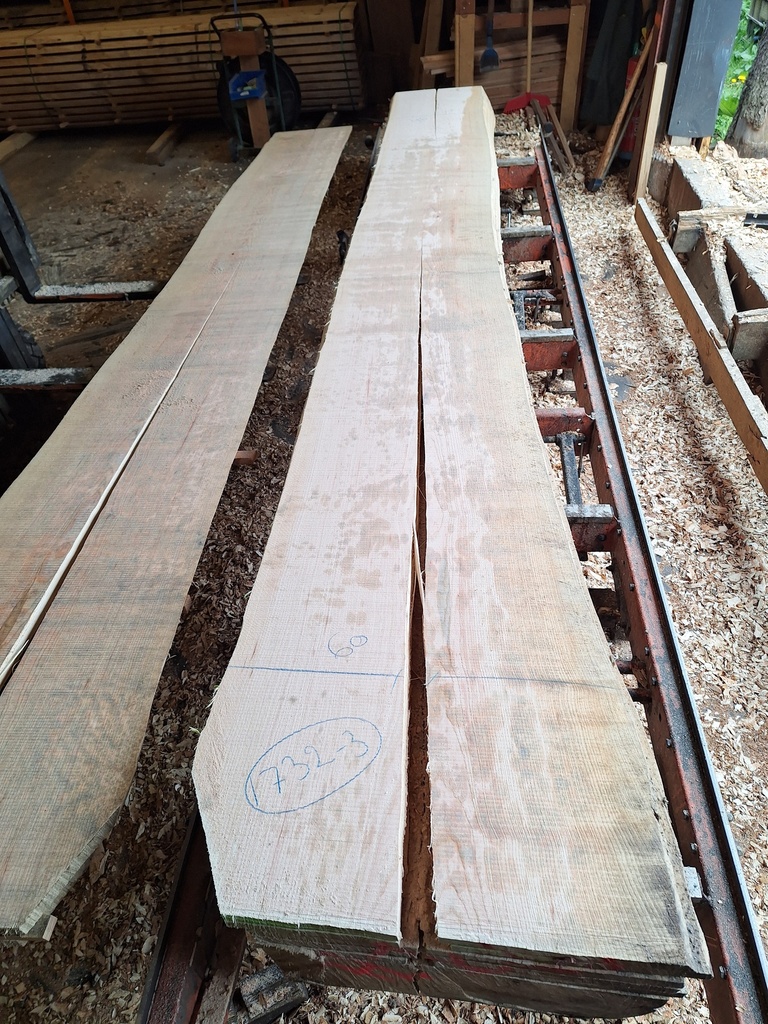 Plateau Frêne 28 x 460-600 x 4150 mm de la boule 1732 - 3