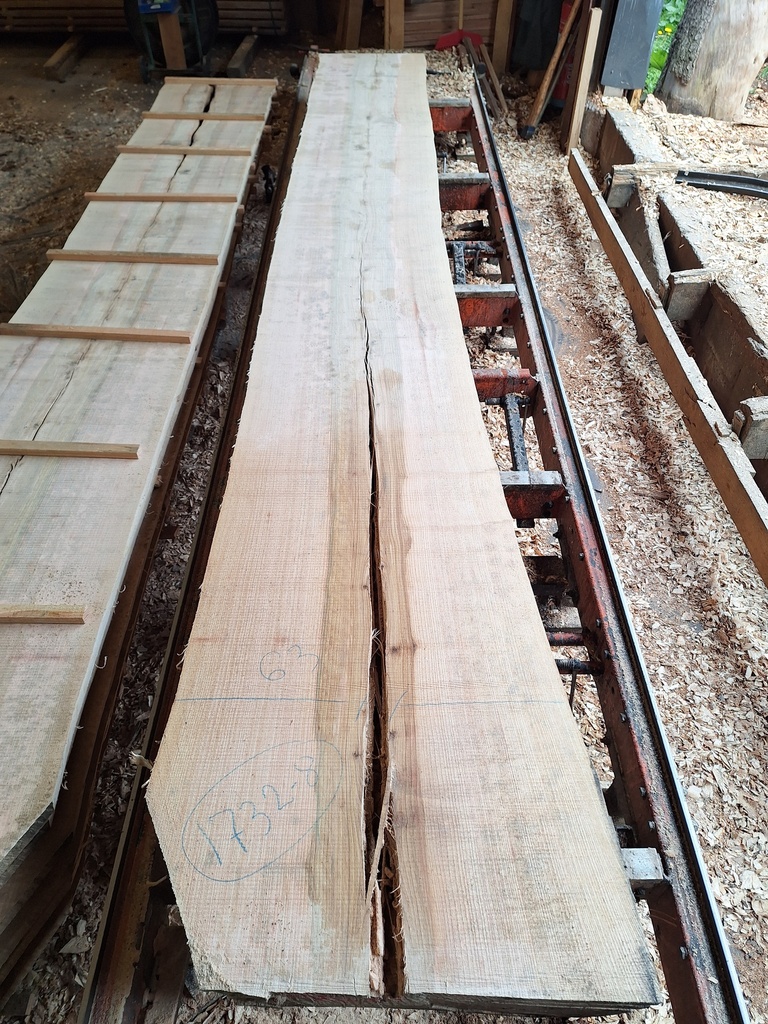 Plateau Frêne 28 x 540-630 x 4150 mm de la boule 1732 - 8