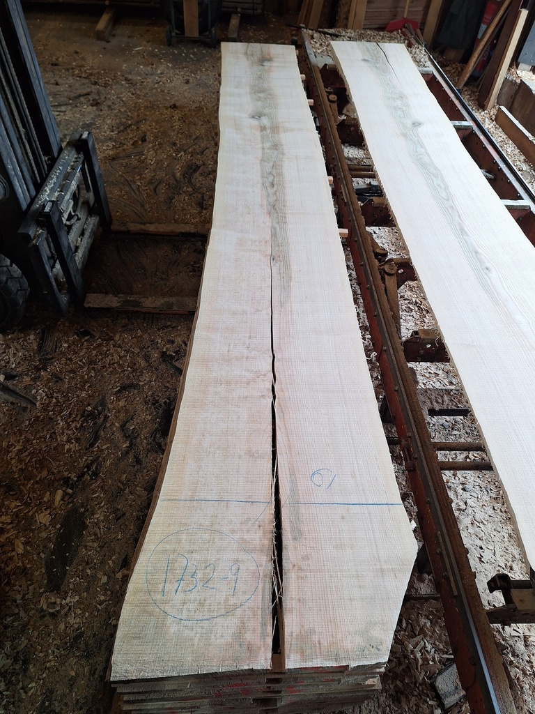 Plateau Frêne 28 x 530-610 x 4150 mm de la boule 1732 - 9