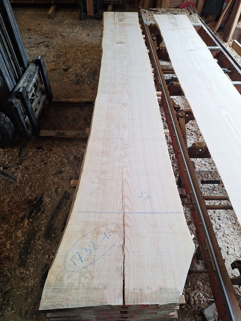 Plateau Frêne 28 x 510-580 x 4150 mm de la boule 1732 - 10