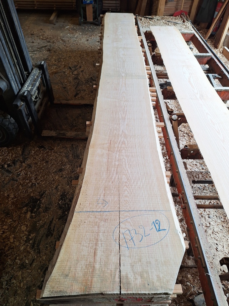 Plateau Frêne 28 x 460-510 x 4150 mm de la boule 1732 - 12