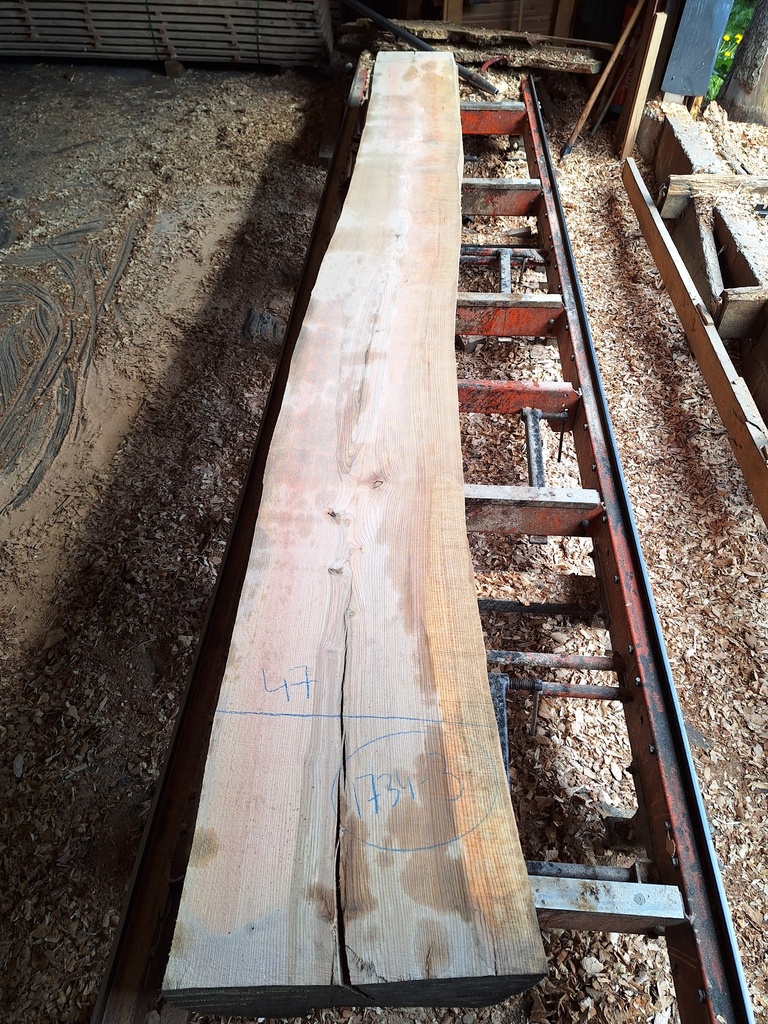 Plateau Frêne 28 x 390-470 x 4080 mm de la boule 1734 - 3