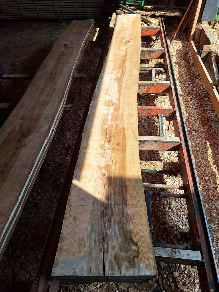 Plateau Frêne 28 x 410-480 x 4080 mm de la boule 1734 - 4