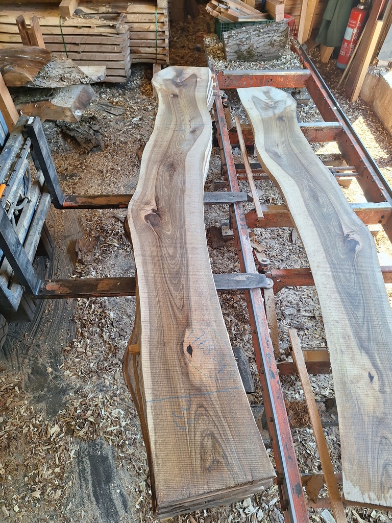 Plateau Noyer 43 x 330-360 x 3000 mm de la boule 1768 - 4