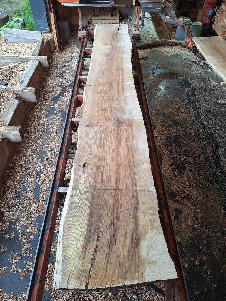 Plateau Frêne 53 x 530-590 x 3950 mm de la boule 2040 - 3