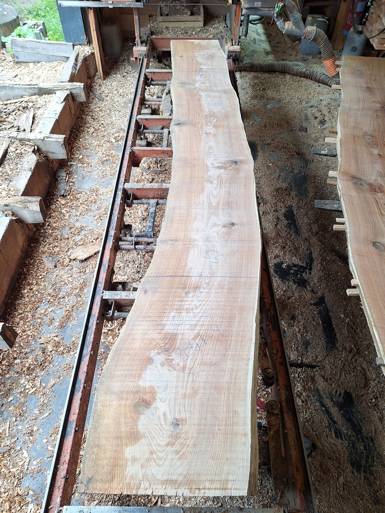 Plateau Chêne Rouge 43 x 490-550 x 3930 mm de la boule 2041 - 4