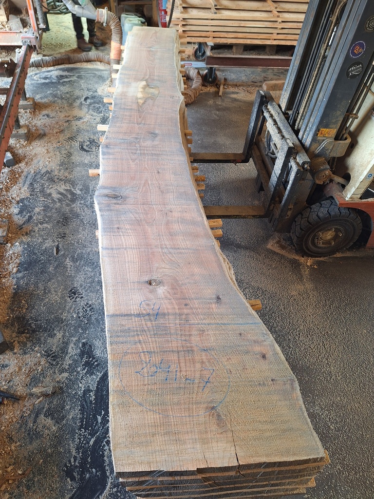 Plateau Chêne Rouge 43 x 430-540 x 3930 mm de la boule 2041 - 7