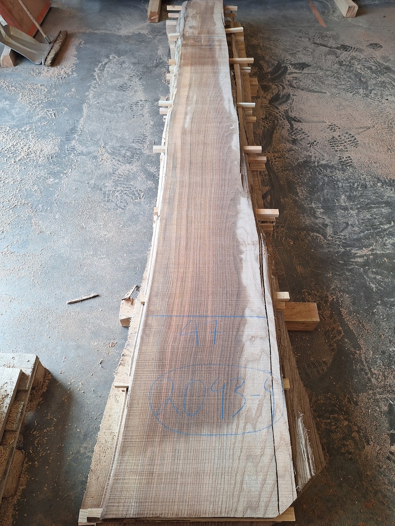 Plateau Orme 28 x 320-470 x 3700 mm de la boule 2043 - 4