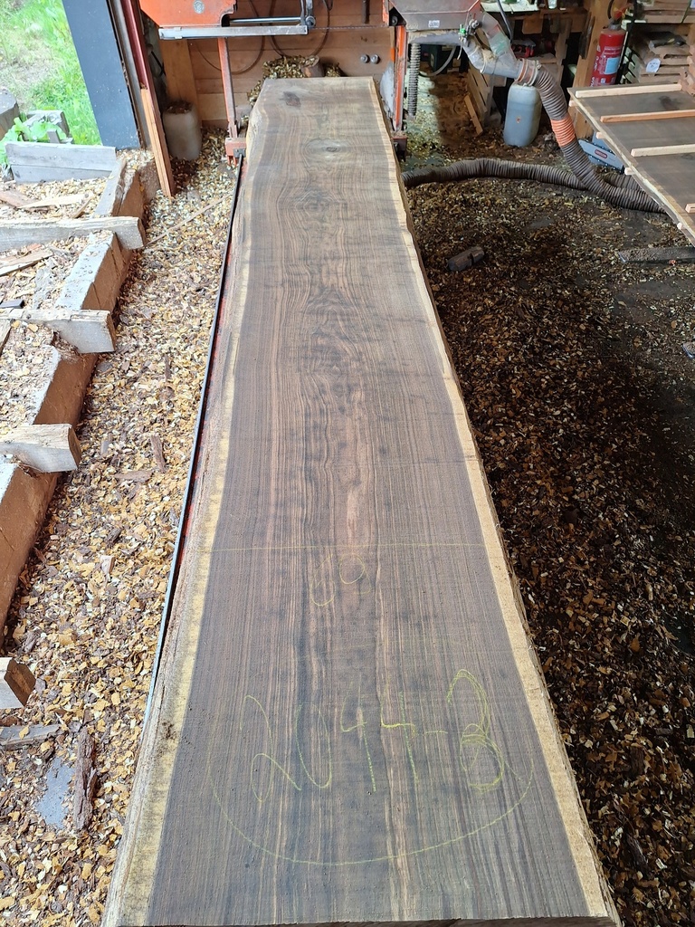 Plateau Noyer 63 x 620-690 x 4080 mm de la boule 2044 - 3