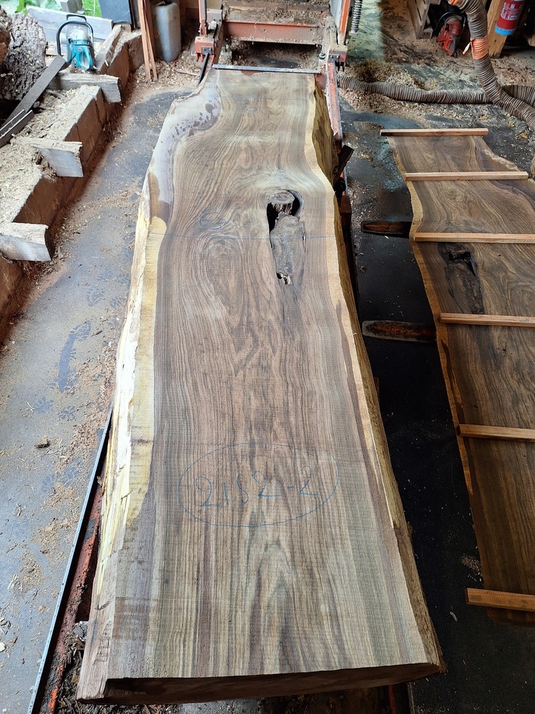 Plateau Noyer 63 x 500-630 x 2500 mm de la boule 2152 - 2
