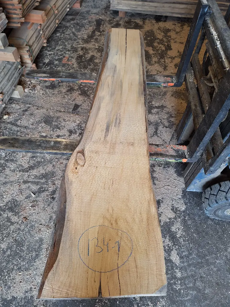 Plateau Tilleul 53 x 250-450 x 2010 mm de la boule 134 - 1