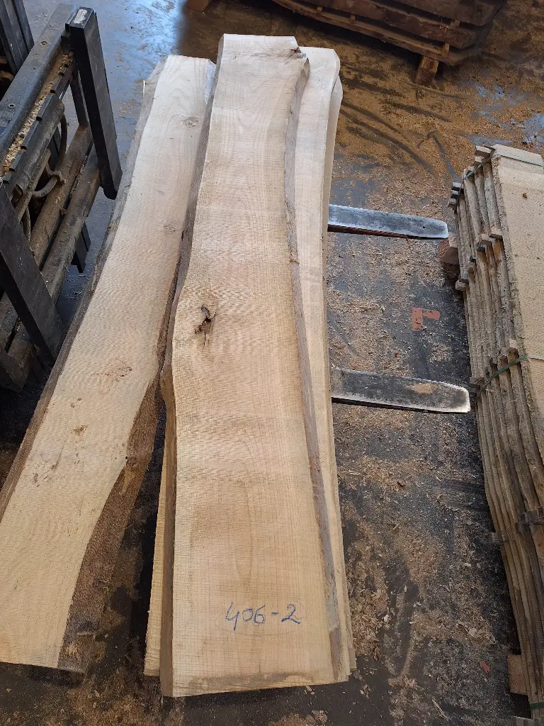 Plateau Chêne rouge 43 x 280-300 x 2150 mm de la boule 406 - 2