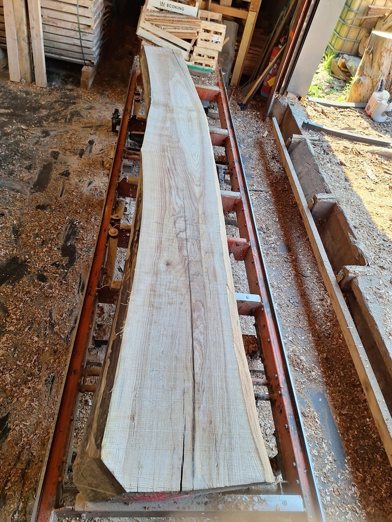 Plateau Frêne 38 x 370-450 x 3820 mm de la boule 934 - 2