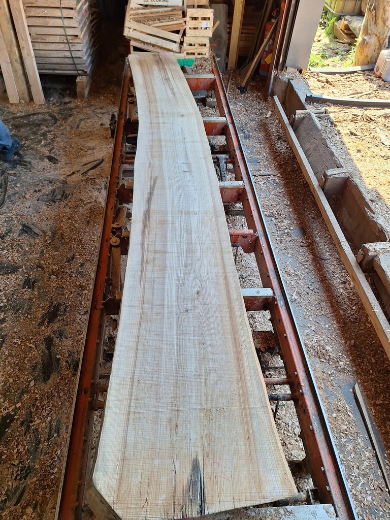 Plateau Frêne 38 x 460-610 x 3820 mm de la boule 934 - 4
