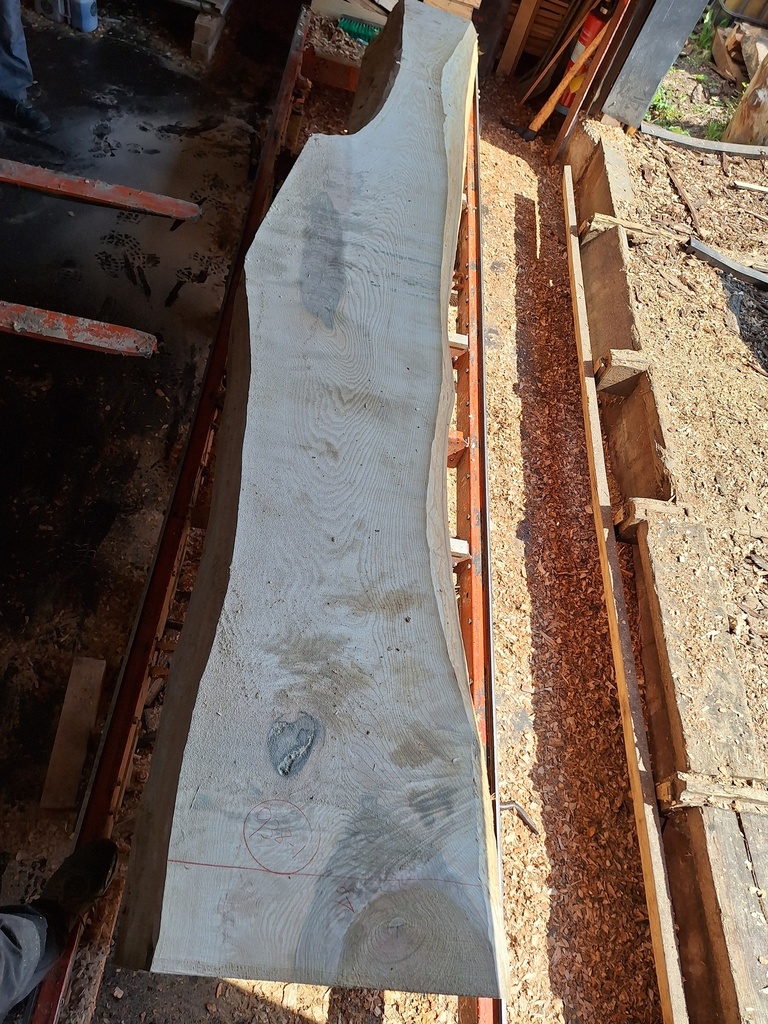 Plateau Frêne 53 x 180-610 x 4000 mm de la boule 938 - 1