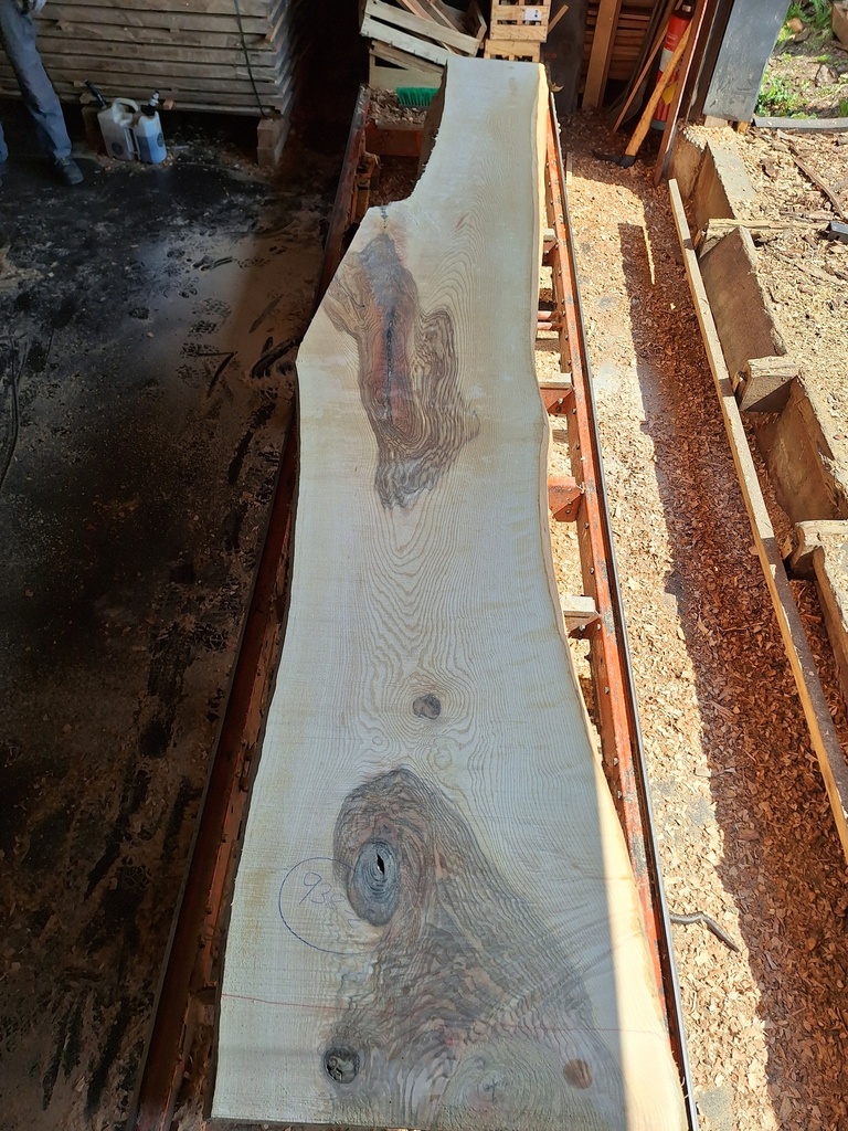 Plateau Frêne 53 x 390-620 x 4000 mm de la boule 938 - 2