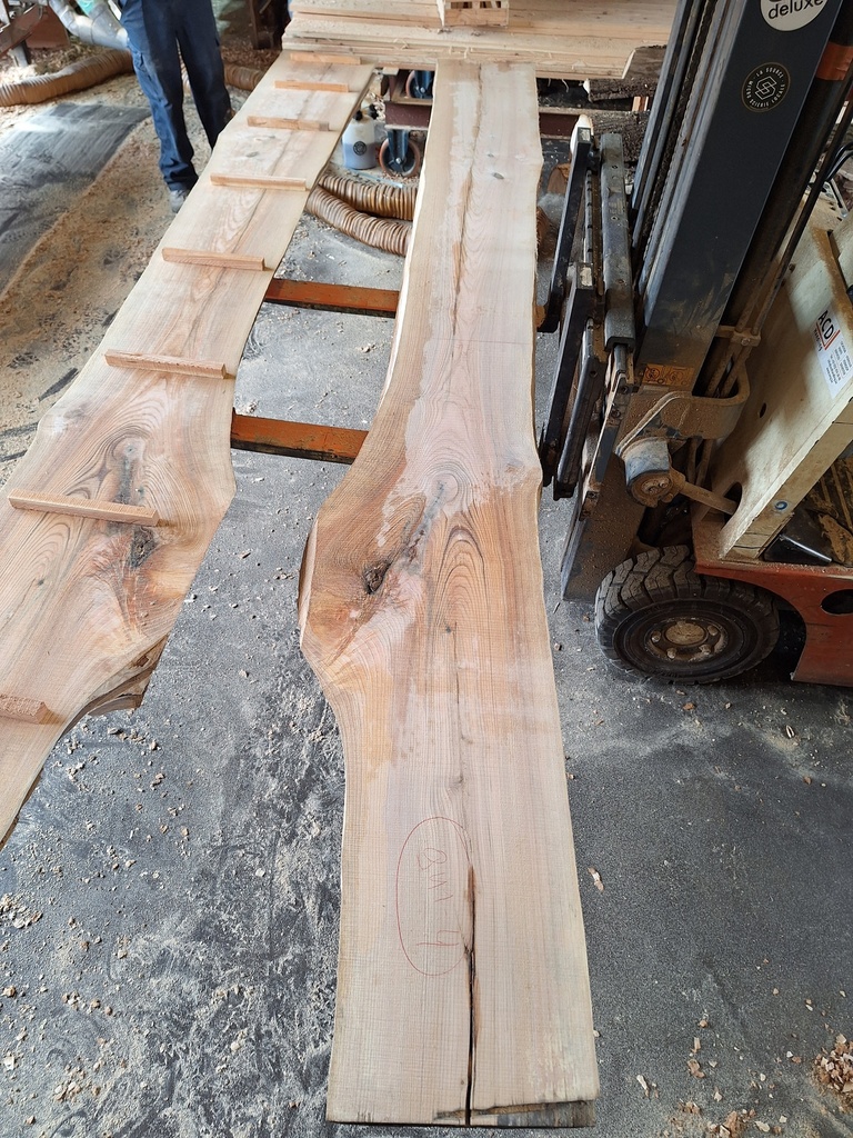 Plateau Frêne 28 x 350-420 x 3850 mm de la boule 941 - 4