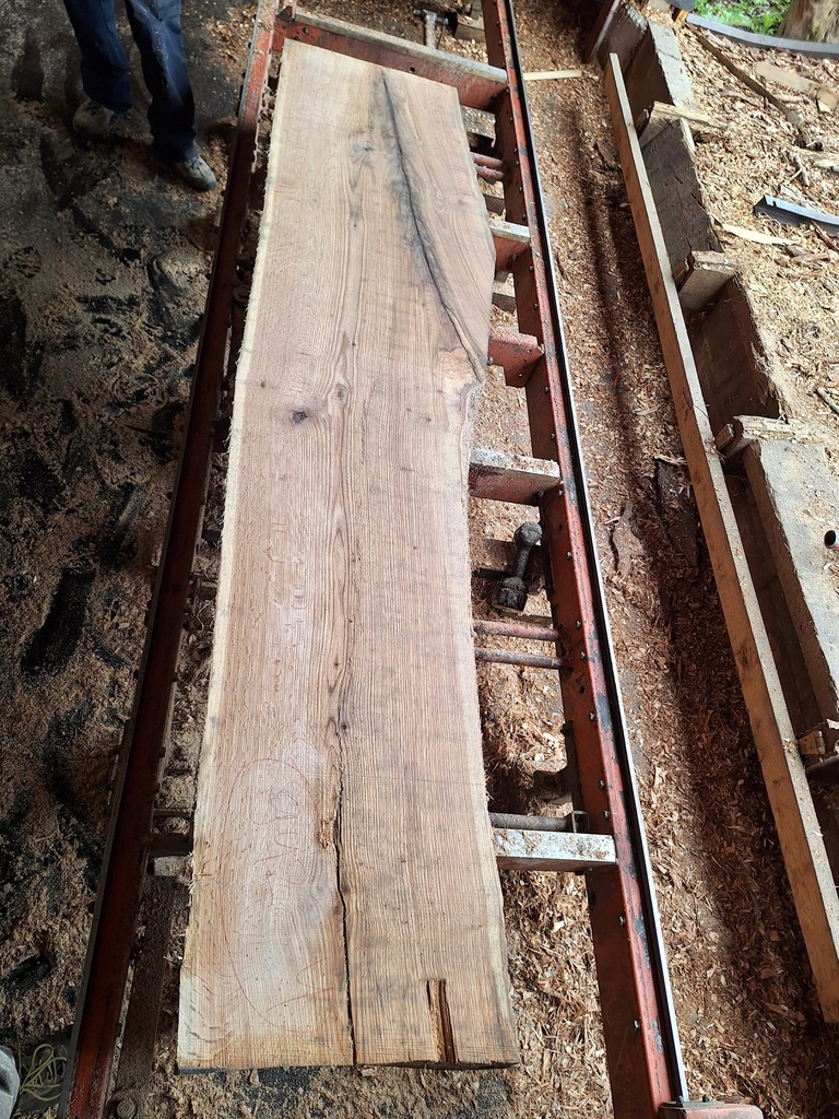 Plateau Chêne Rouge 53 x 470-580 x 2590 mm de la boule 942 - 4