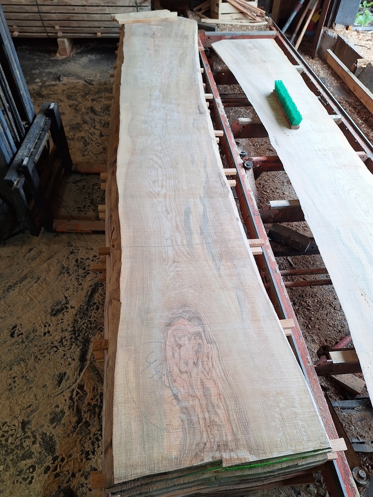 Plateau Frêne 43 x 540-640 x 3960 mm de la boule 947 - 10