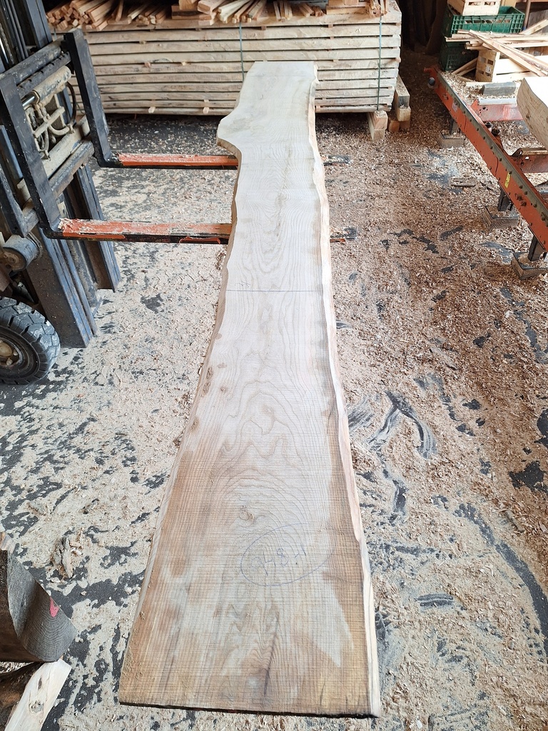 Plateau Frêne 28 x 310-440 x 3800 mm de la boule 948 - 1