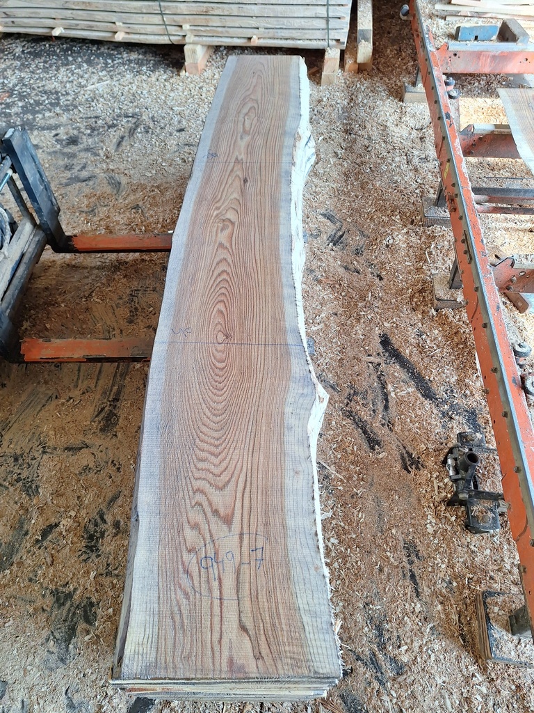 Plateau Chêne Rouge 43 x 360-400 x 2600 mm de la boule 949 - 7