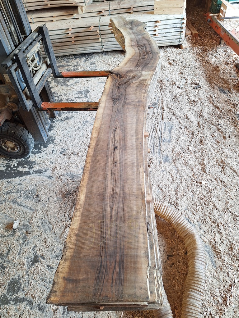 Plateau Noyer 18 x 300-420 x 4000 mm de la boule 956A - 6