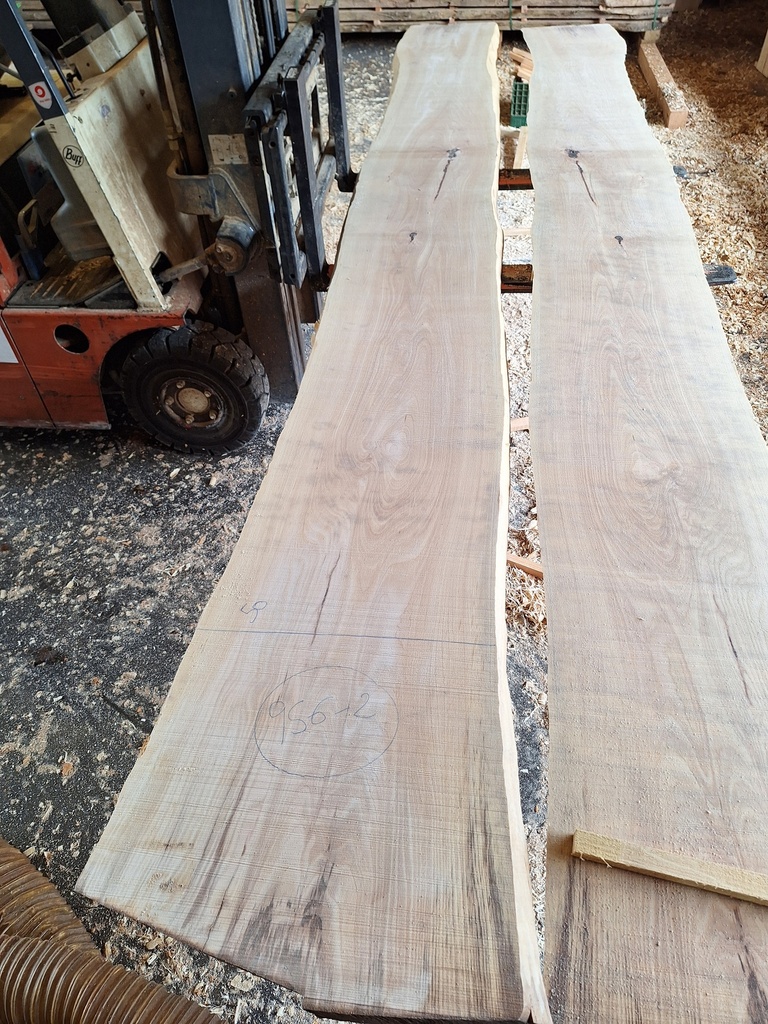 Plateau Hêtre 43 x 390-500 x 4140 mm de la boule 956B - 2