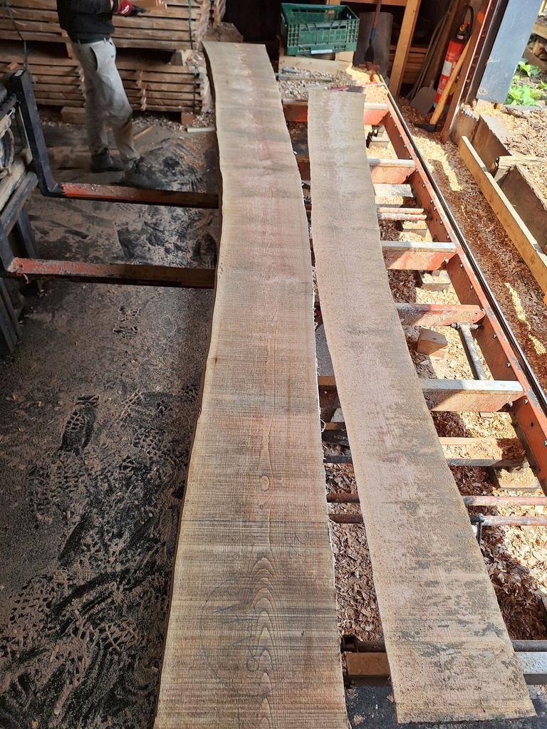 Plateau Frêne 28 x 320-390 x 4070 mm de la boule 974 - 6