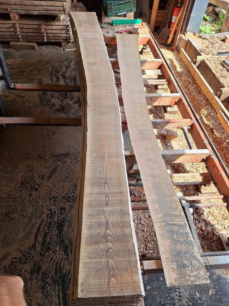 Plateau Frêne 28 x 250-380 x 4070 mm de la boule 974 - 8