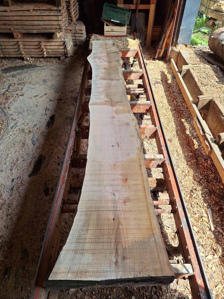 Plateau Frêne 43 x 440-530 x 4050 mm de la boule 977 - 4