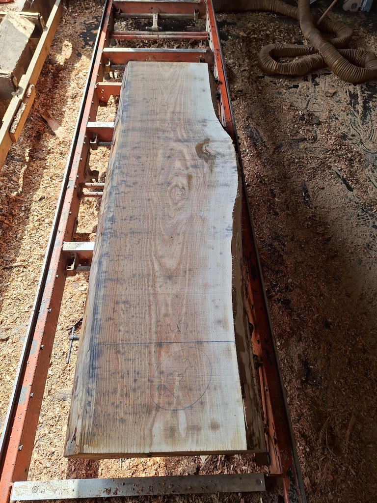 Plateau Chêne Rouge 53 x 450-480 x 2000 mm de la boule 983 - 2