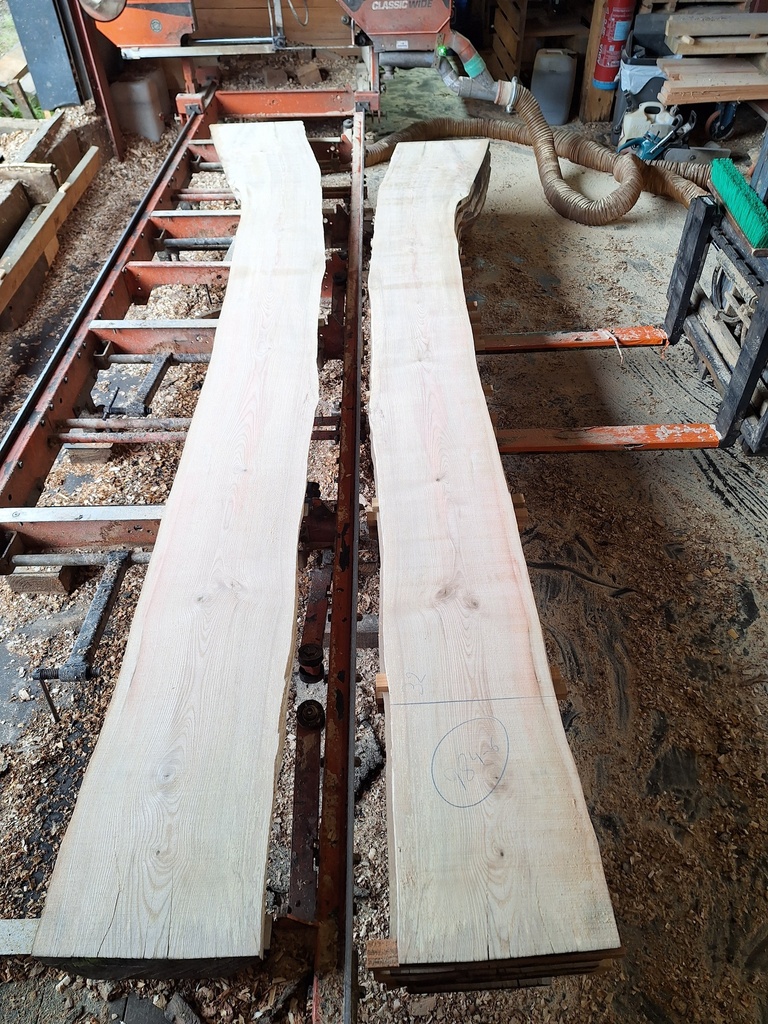 Plateau Frêne 28 x 320-440 x 3950 mm de la boule 984 - 6