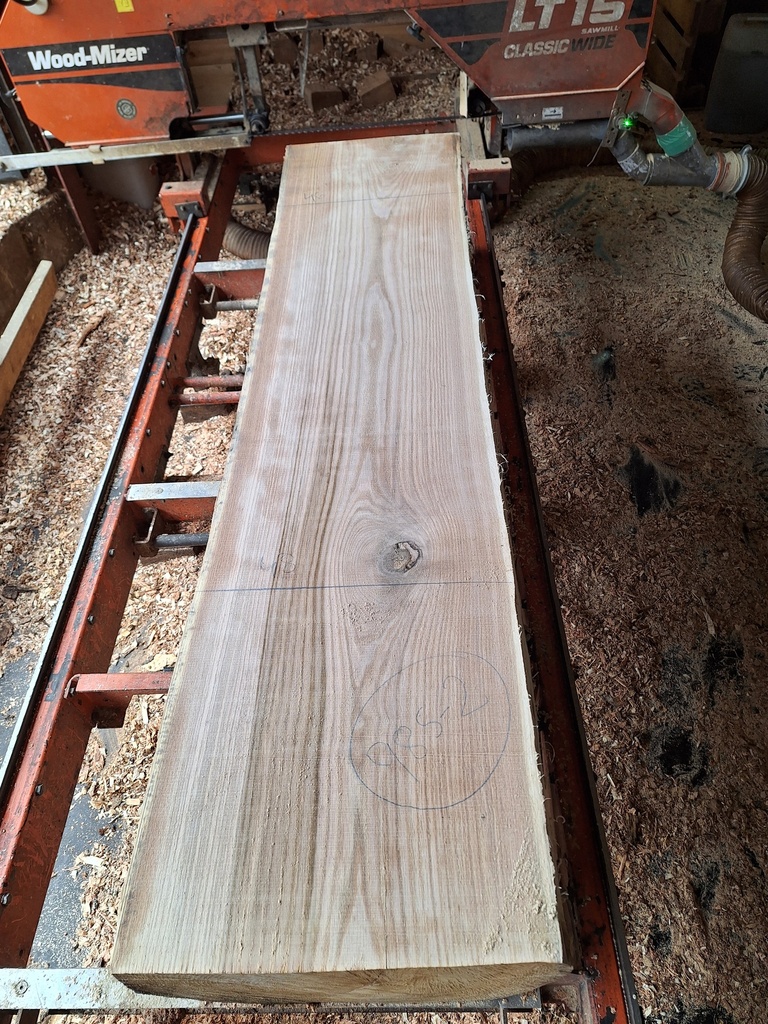 Plateau Chêne Rouge 53 x 460-480 x 2000 mm de la boule 985 - 2