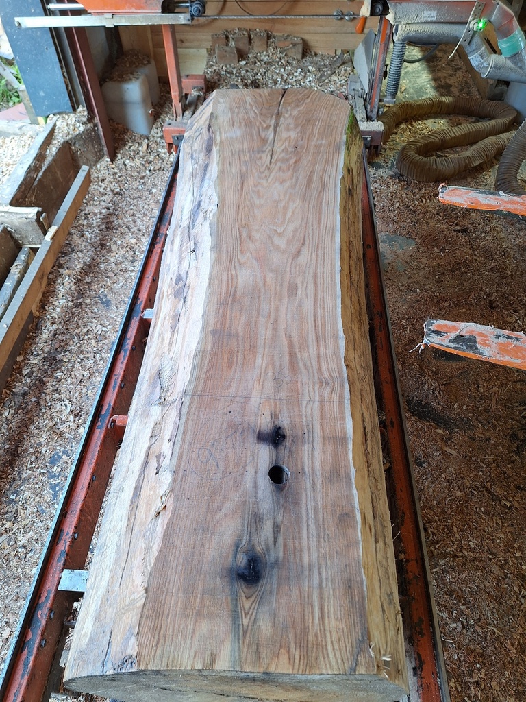 Plateau Chêne Rouge 53 x 350-510 x 2060 mm de la boule 987 - 1