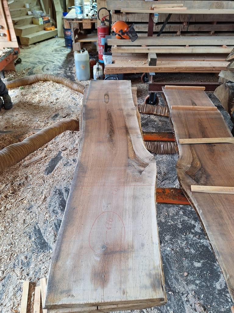 Plateau Chêne Rouge 43 x 400-430 x 1980 mm de la boule 989 - 3