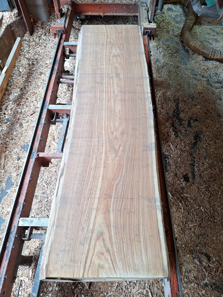 Plateau Chêne Rouge 53 x 510-530 x 2000 mm de la boule 994 - 2