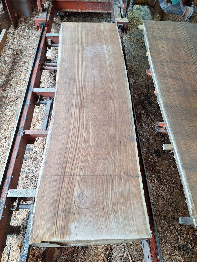 Plateau Chêne Rouge 53 x 560-570 x 2000 mm de la boule 994 - 3