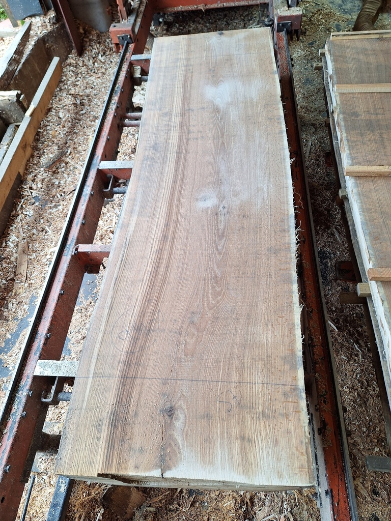 Plateau Chêne Rouge 53 x 570-590 x 2000 mm de la boule 994 - 4