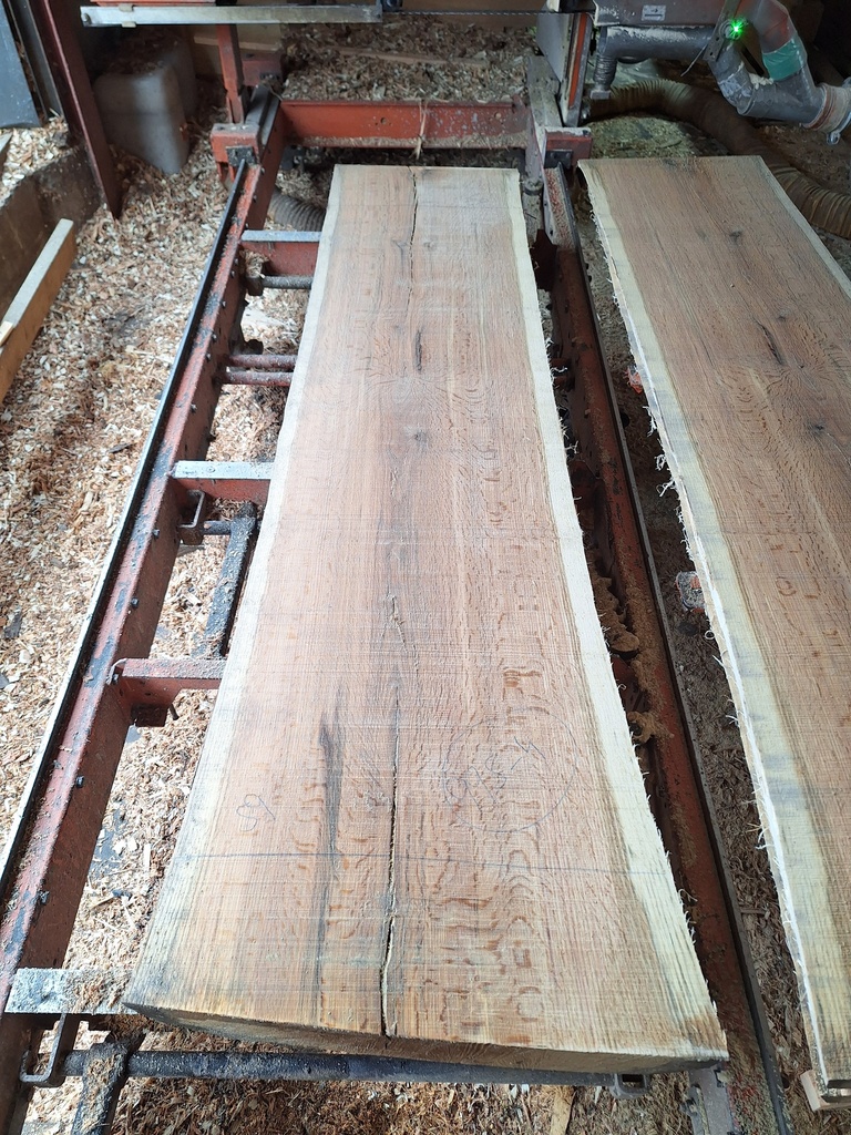 Plateau Chêne Rouge 43 x 490-590 x 2020 mm de la boule 995 - 4