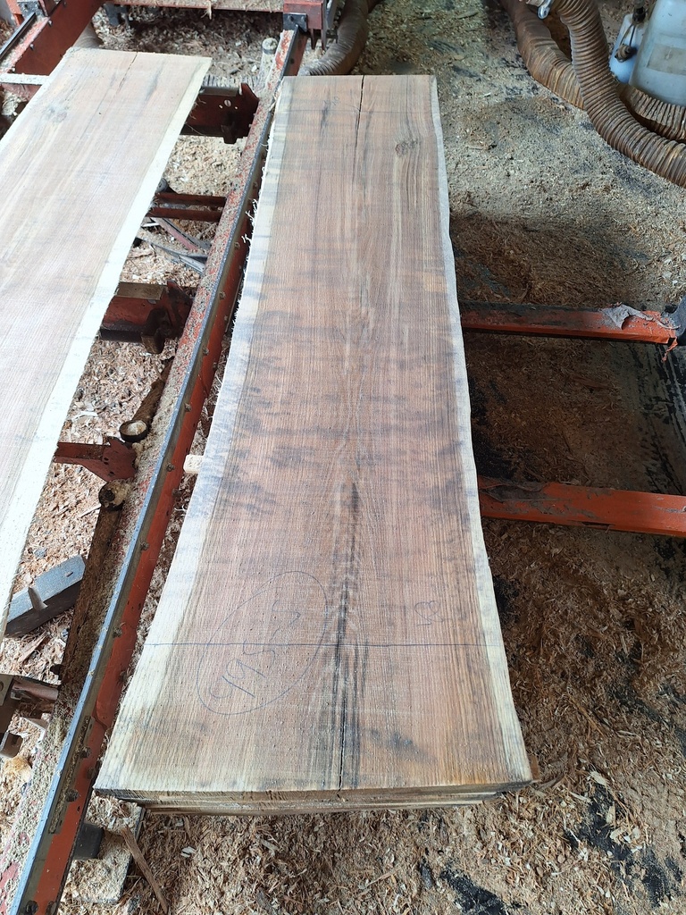 Plateau Chêne Rouge 43 x 480-580 x 2020 mm de la boule 995 - 5