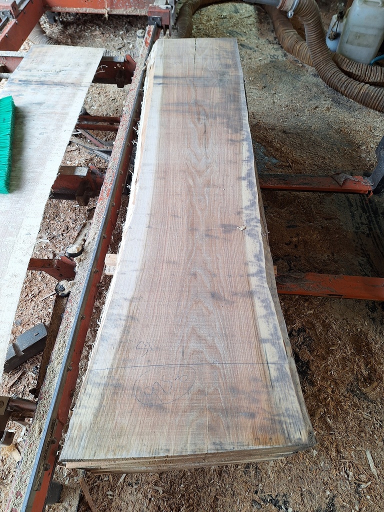 Plateau Chêne Rouge 43 x 440-540 x 2020 mm de la boule 995 - 6