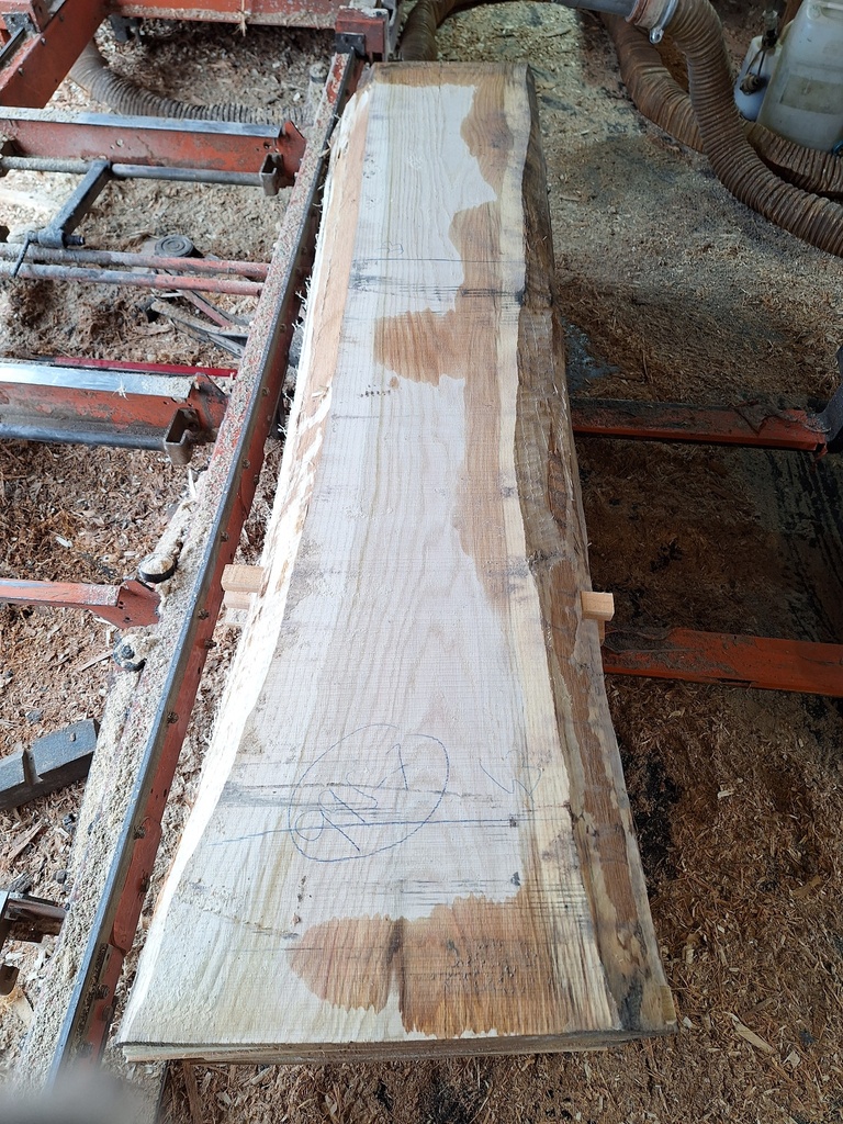 Plateau Chêne Rouge 43 x 330-430 x 2020 mm de la boule 995 - 7