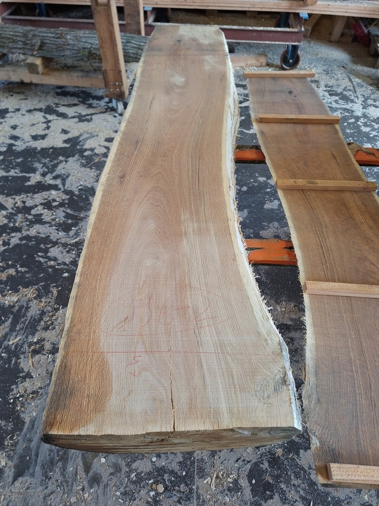 Plateau Chêne Rouge 43 x 370-470 x 1990 mm de la boule 996 - 2