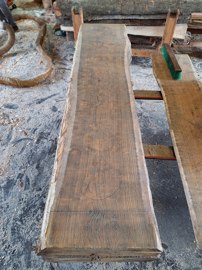 Plateau Chêne Rouge 43 x 380-440 x 1960 mm de la boule 1052 - 6