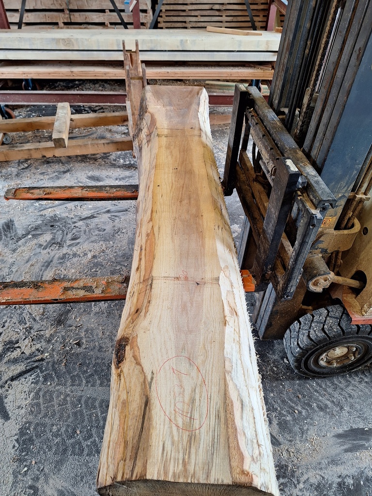 Plateau Chêne Rouge 28 x 200-390 x 2180 mm de la boule 1053 - 1