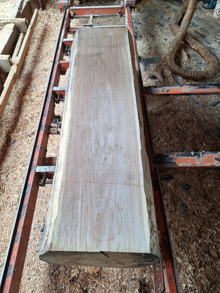 Plateau Chêne Rouge 83 x 440-470 x 1980 mm de la boule 1054 - 1