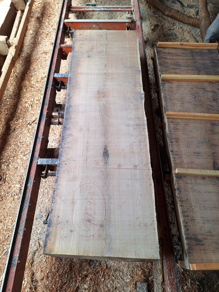 Plateau Chêne Rouge 83 x 600-620 x 1980 mm de la boule 1054 - 3